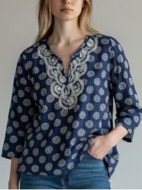 TALBOTS Blue & White Embroidered Geometric Floral 3/4 Sleeve Cotton Top Medium
